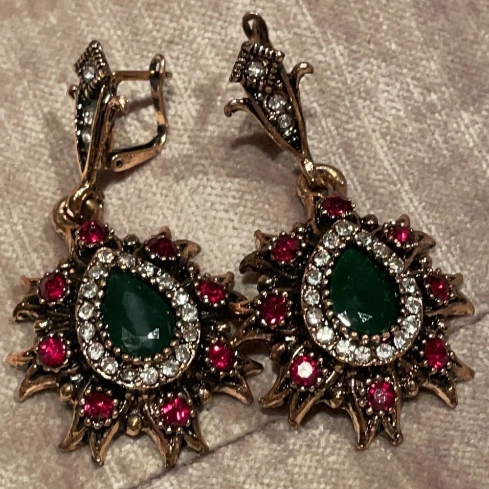 TURKISH Necklace & Earrings Set - Picture 7 of 9